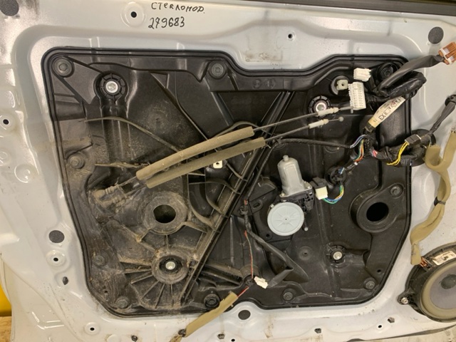 807211AA0A NISSAN Стеклоподъемник передней левой двери купить в Ужгород