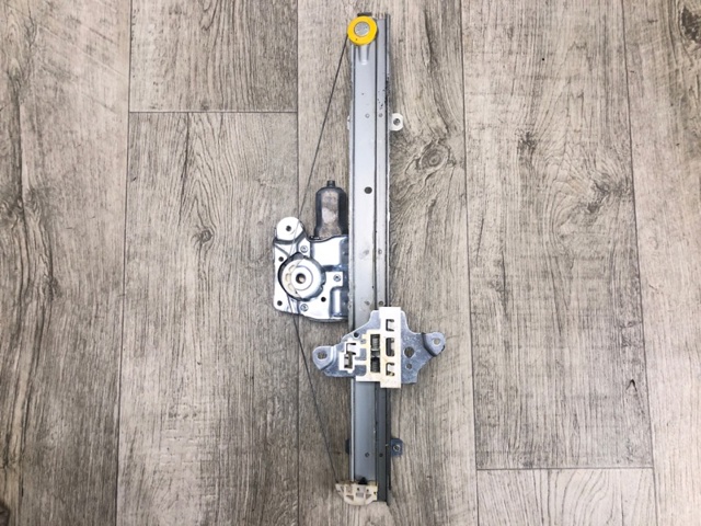 Мотор стеклоподъемника водительской двери 807304CA1A NISSAN