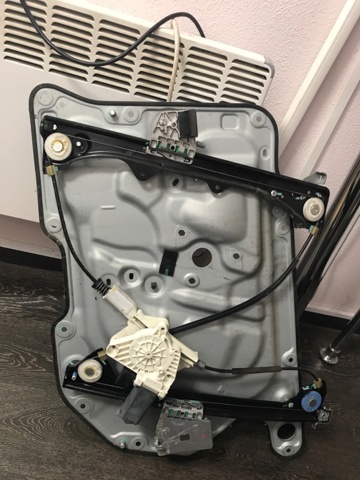 NISSAN 80731JL00A Мотор стеклоподъемника двери передней левой в наличии Ровно