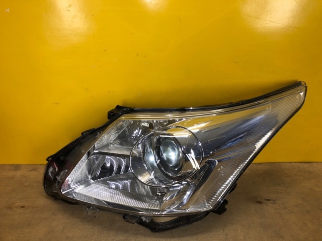 Вставка фары левой 8107005330 TOYOTA