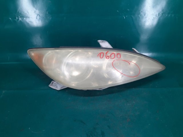 Правая блок фара 8111006180 TOYOTA