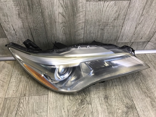 8111006D90 TOYOTA Правая фара купить в Чернигов