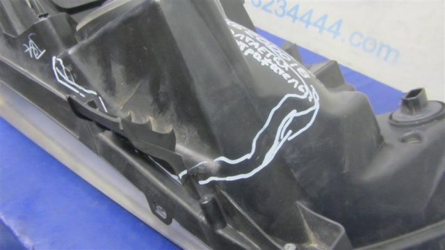 811100T020 TOYOTA Правая фара купить в Черкассы