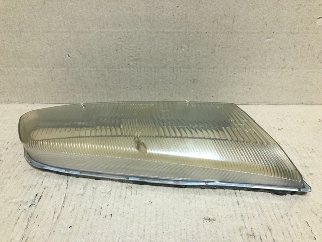 81110AA010 TOYOTA Правая фара купить в Ужгород