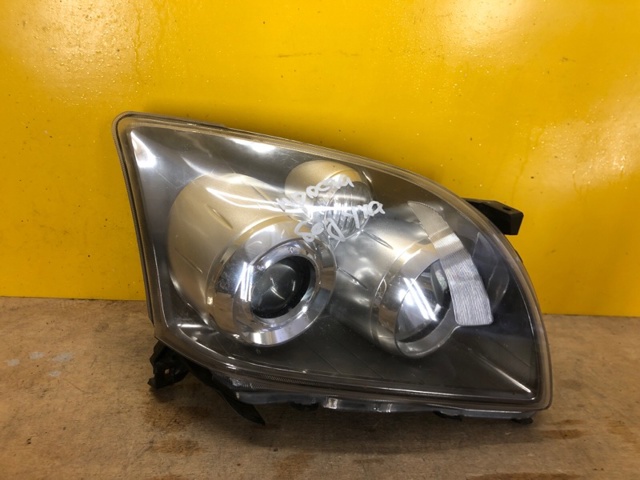 Фара комбинированная, передняя 8113005240 TOYOTA