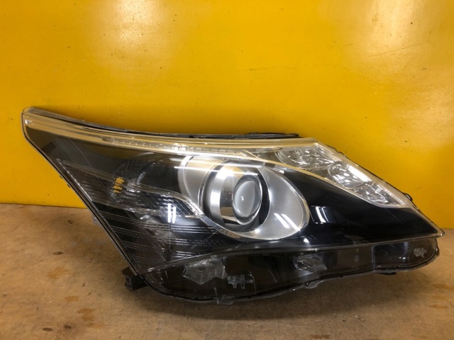 Фара основная правая 8113005350 TOYOTA