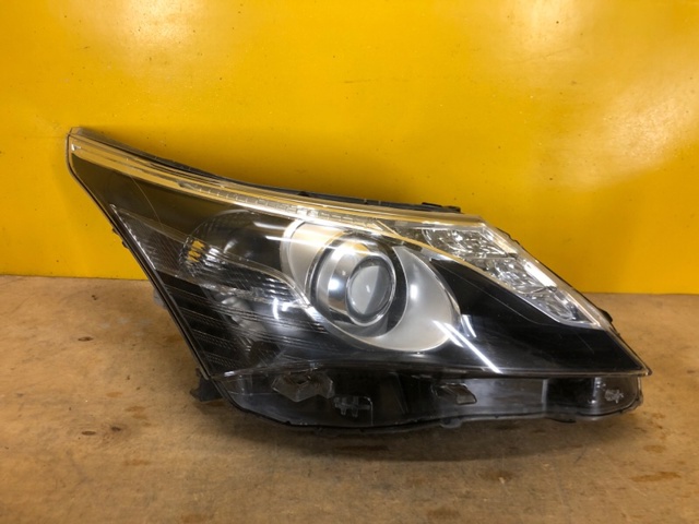 Фара правая 8113005370 TOYOTA