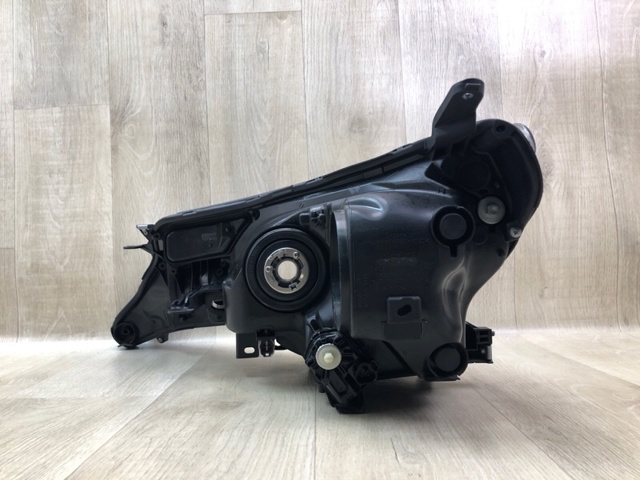 8113042542 TOYOTA Фара правая купить в Николаев