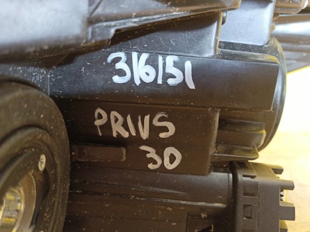8113047250 TOYOTA Правая фара купить в Черновцы