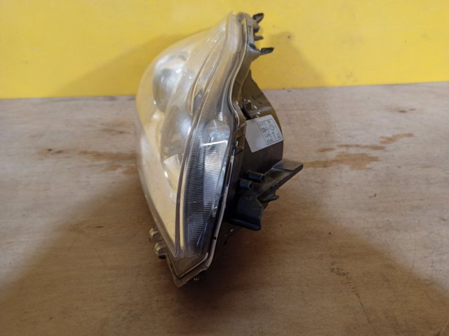 TOYOTA 8113047250 Фара правая в наличии Павлоград
