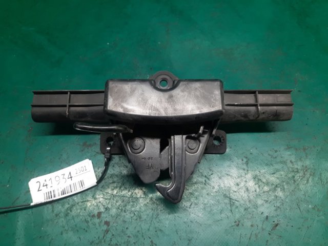 Замок крышки капота 811304R000 HYUNDAI