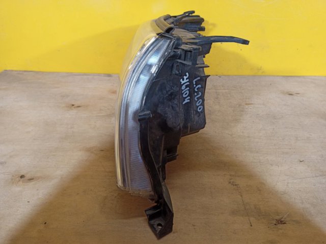 8113060C80 TOYOTA Правая фара купить в Ровно