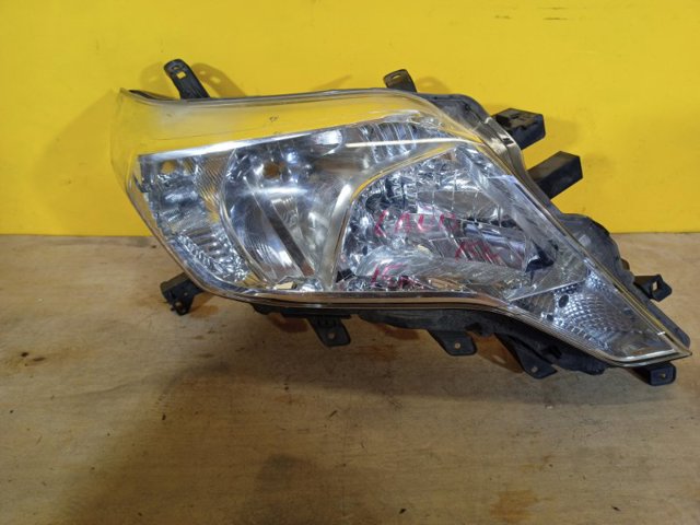 Основная фара - вставка 8113060J00 TOYOTA