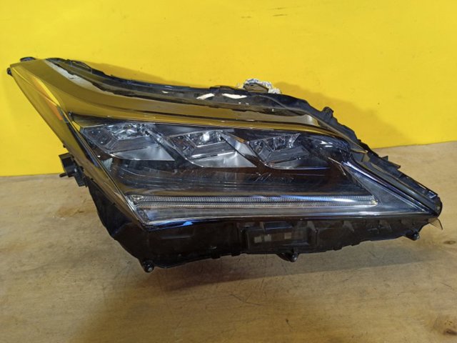 Вставка фары правой 8114548D40 TOYOTA