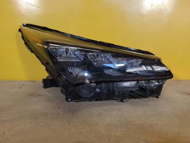 Фара основная правая 8114578080 TOYOTA