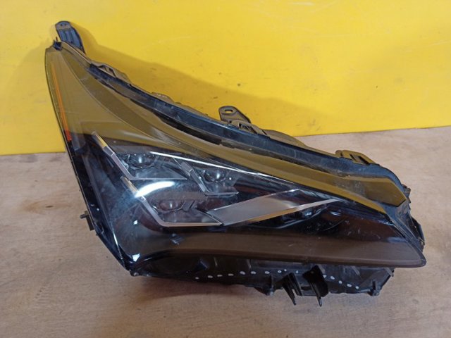 Фара комбинированная, передняя 8114578240 TOYOTA