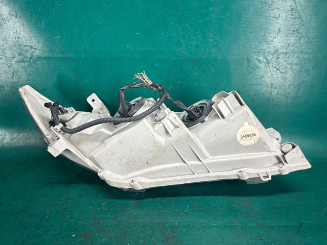 TOYOTA 8115006202 Фара левая в наличии Черновцы