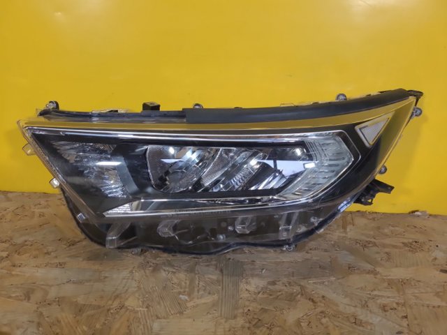 Фара 8118542842 TOYOTA