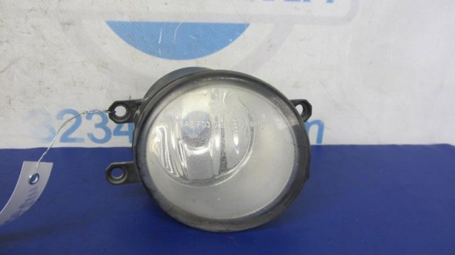 Противотуманка правая 812100D040 TOYOTA