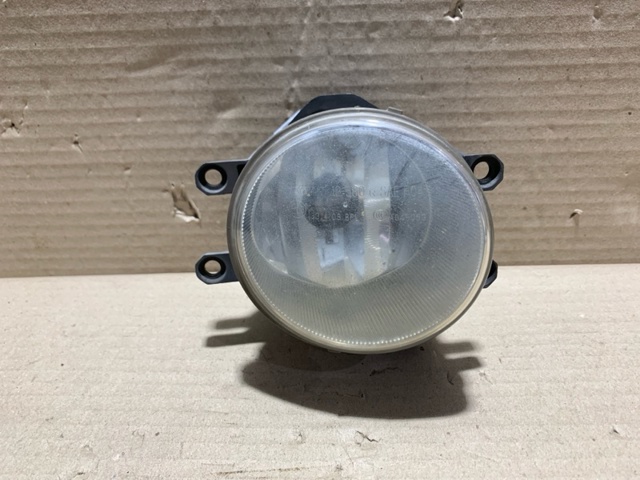Туманка правая 8121047010 TOYOTA