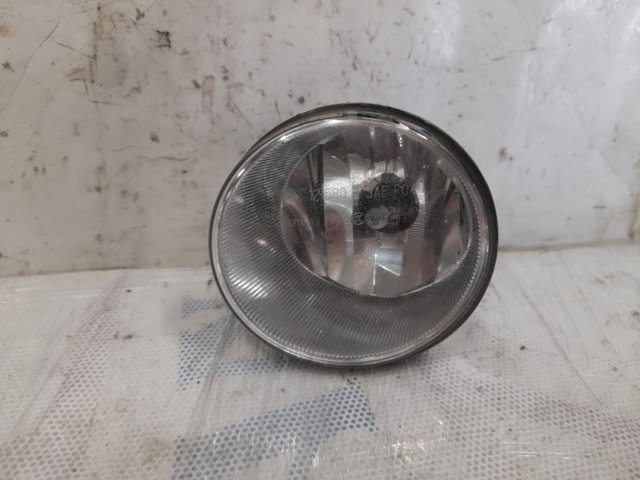 Левая противотуманная фара 8122012230 TOYOTA