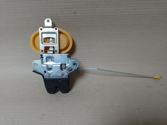 HYUNDAI 812302H000 Замок багажника в наличии Одесса