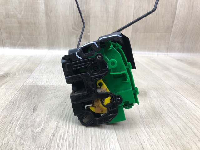 Запор кабины 813101R130 HYUNDAI