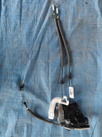 Замок задней двери, правой 81420C5000 HYUNDAI