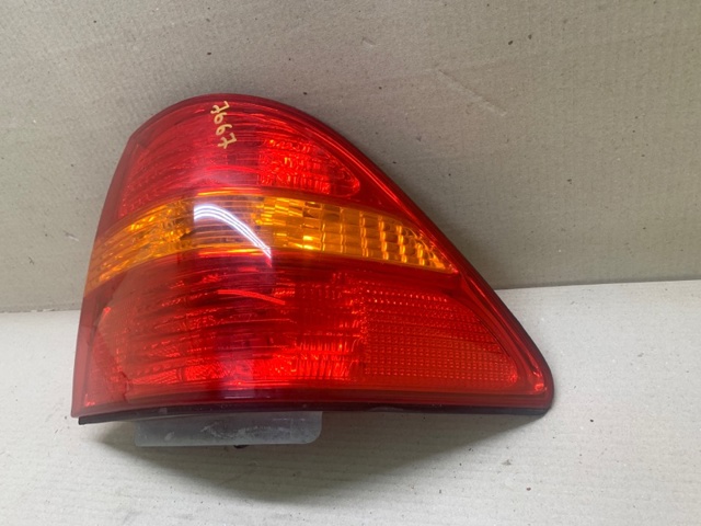 TOYOTA 8155150100 Фонарь задний правый внешний в наличии Каменское