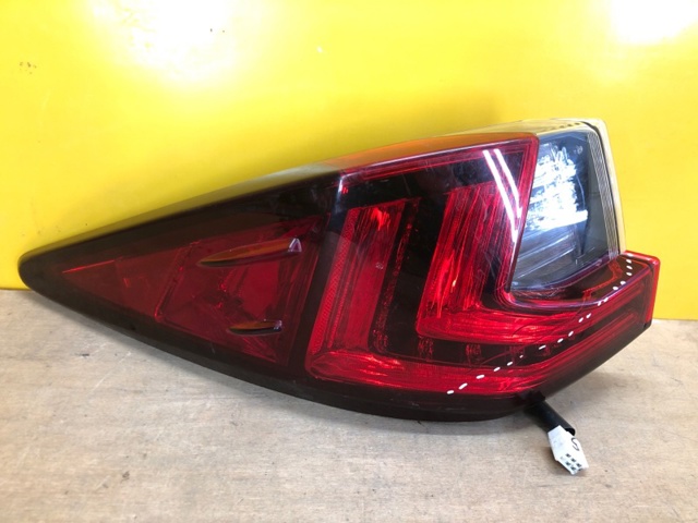 Фонарь задний левый, внешний 815600E130 TOYOTA