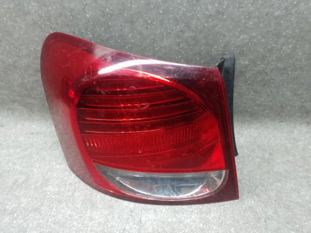 Фонарь задний левый, внешний 8156130A40 TOYOTA