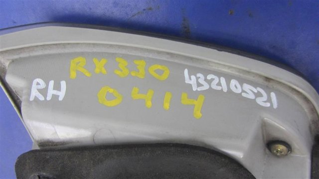 TOYOTA 815800E010 Фонарь задний правый внутренний в наличии Николаев