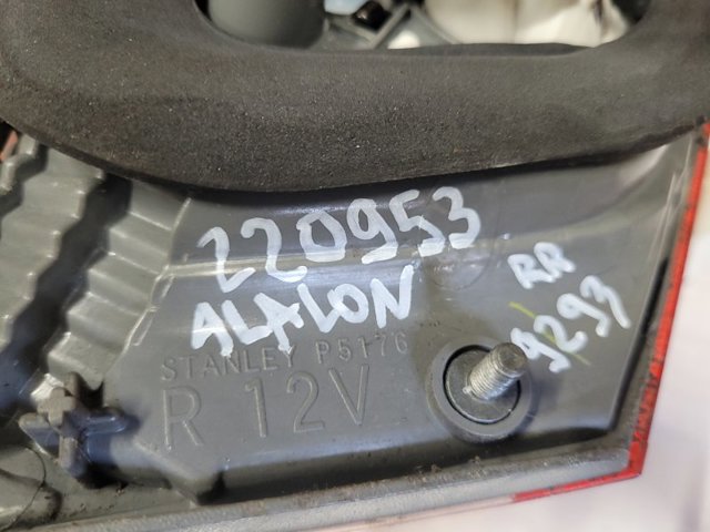 81580AC030 Фонарь задний правый внутренний купить Николаев