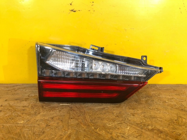 Задняя левая внутренняя фара 815900E090 TOYOTA