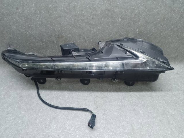 Фара дневного света, правая 8161078020 TOYOTA