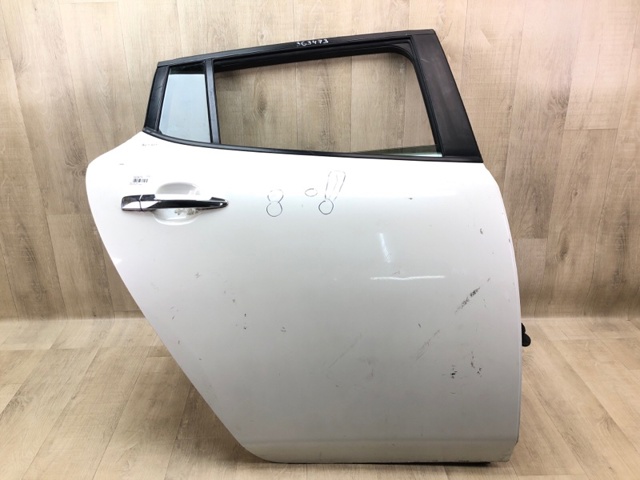 Дверь задняя в сборе 821003NF0A NISSAN