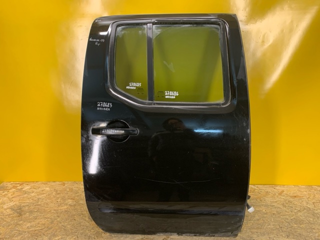 Дверь пассажирская задняя правая 82100EB332 NISSAN