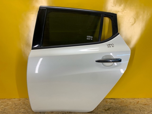 Дверь задняя, левая 821015SF0A NISSAN
