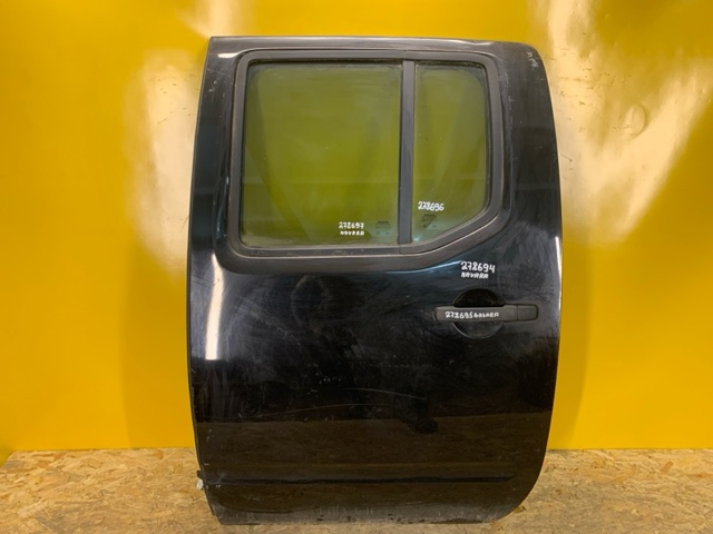 Дверь пассажирская задняя левая 82101EB332 NISSAN