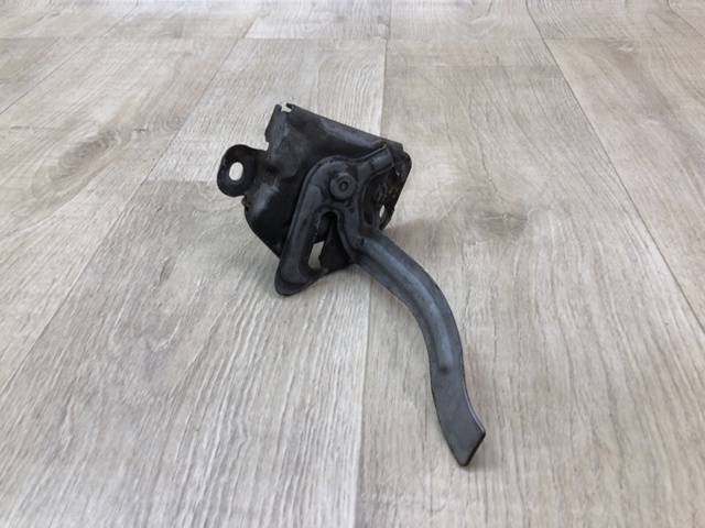 Замок капота 8211065J01 SUZUKI