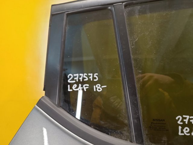 Стекло угловое двери задней 822205SF1A NISSAN