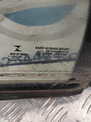 NISSAN 822215DA0A Стекло-форточка двери задней левой в наличии Львов