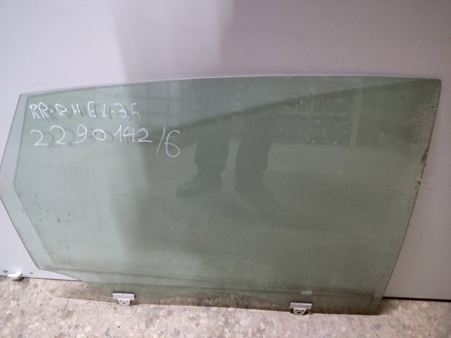 Стекло заднее правое 823001BA0A NISSAN