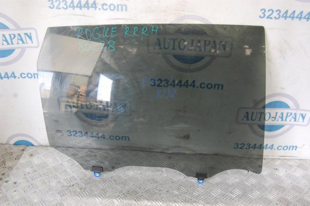 Стекло заднее правое 823004BA0A NISSAN