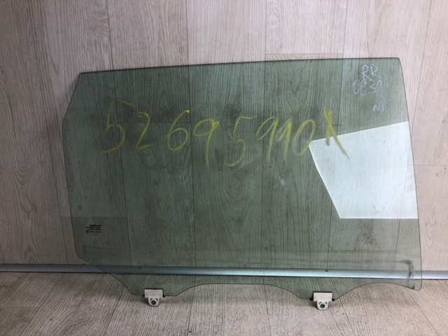 823005HA0A NISSAN Стекло двери задней правой купить в Полтава