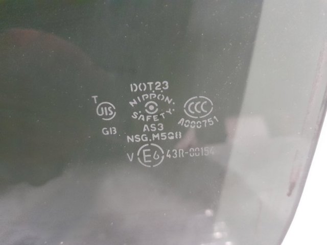 NISSAN 823011CA1A Стекло двери задней левой в наличии Ровно