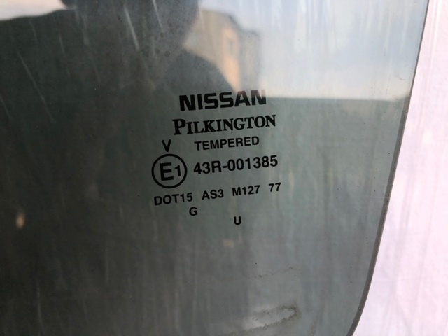 Стекло заднее левое 823015AA0A NISSAN