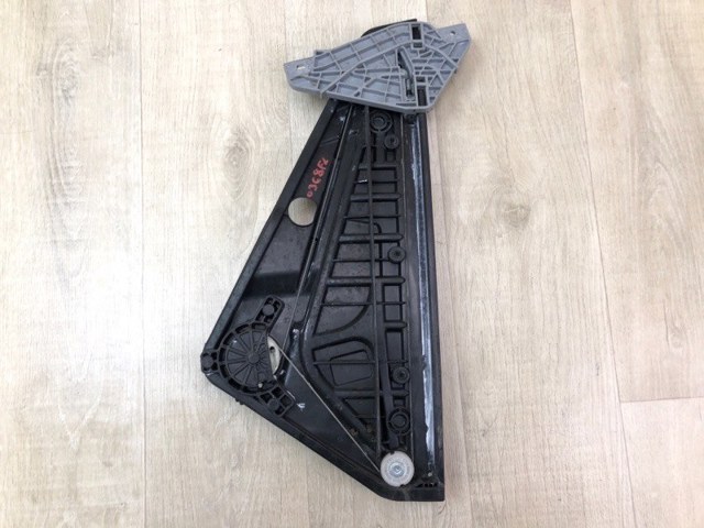 824012V010 Hyundai/Kia