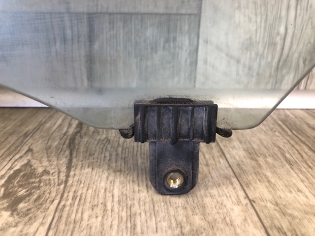 824111M010 HYUNDAI Стекло двери передней левой купить в Киев