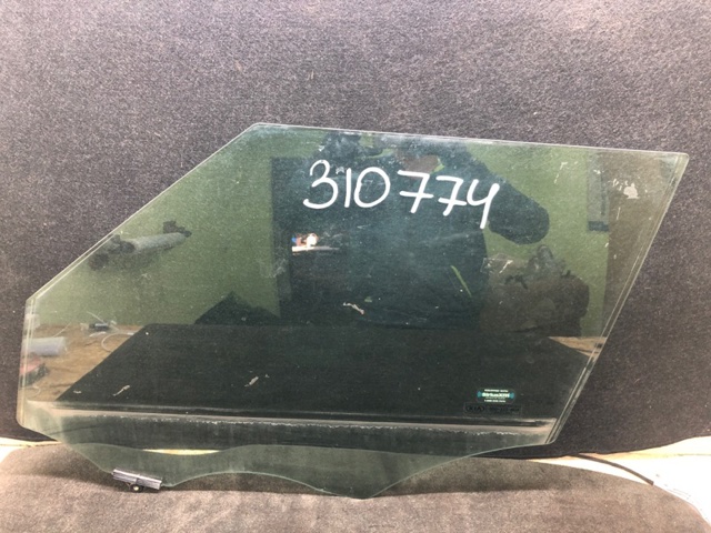 Стекло передней двери, левой 82411B2050 HYUNDAI